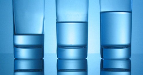 Mineralwasser Gläser