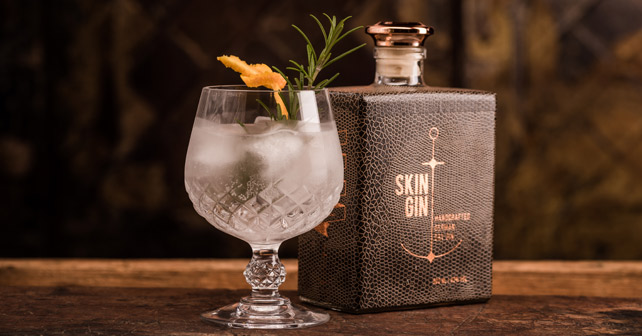 Skin Gin Flasche Glas