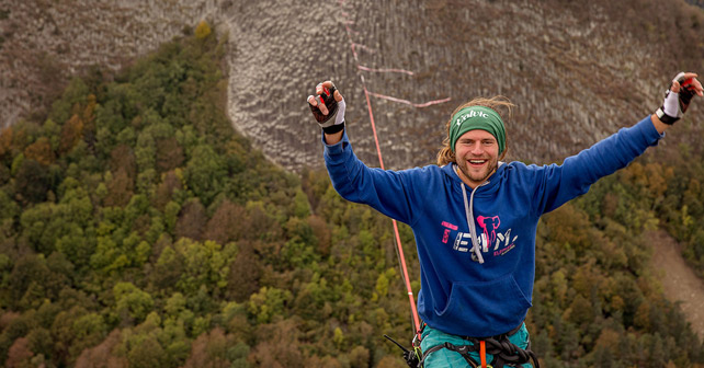 Volvic Alexander Schulz Slackline