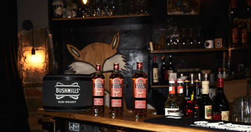 Bushmills Flaschen auf der Theke