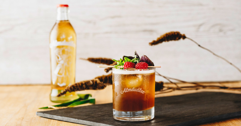 Almdudler „Mischen Possible“ sorgt für Abwechslung im Cocktailglas