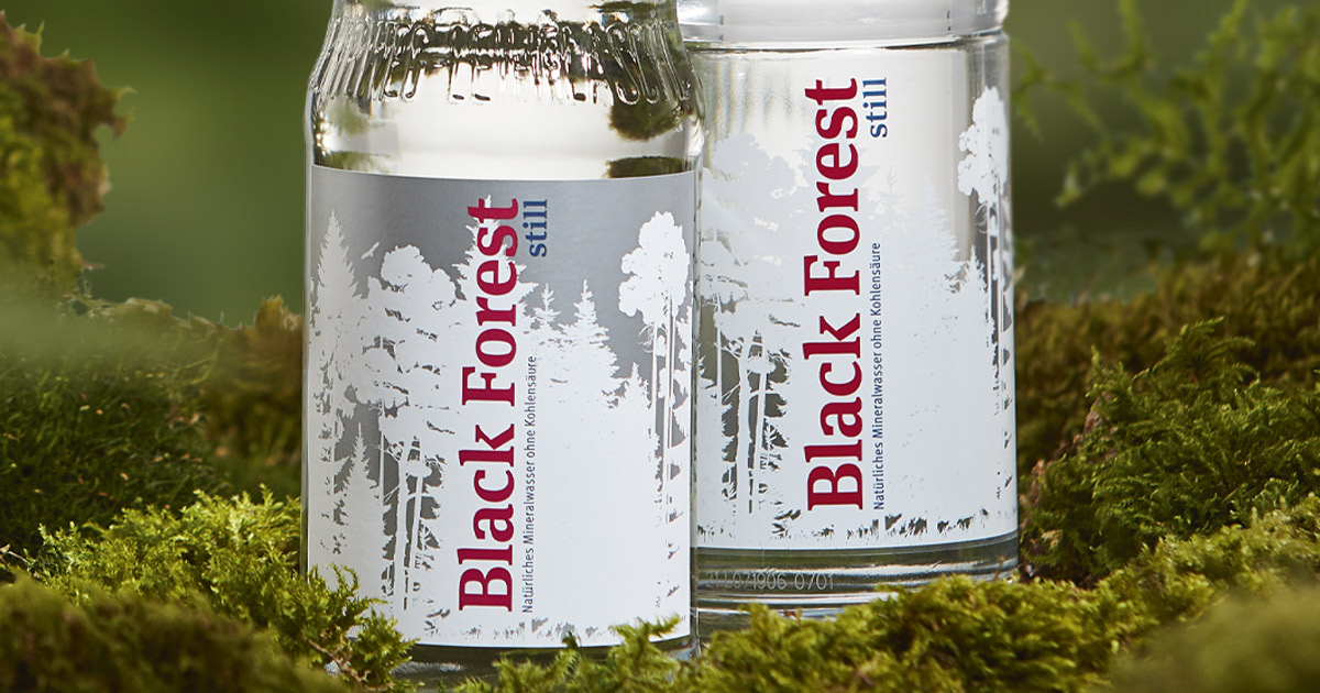 https://www.about-drinks.com/wp-content/uploads/2021/10/Black-Forest-Flaschen.jpg