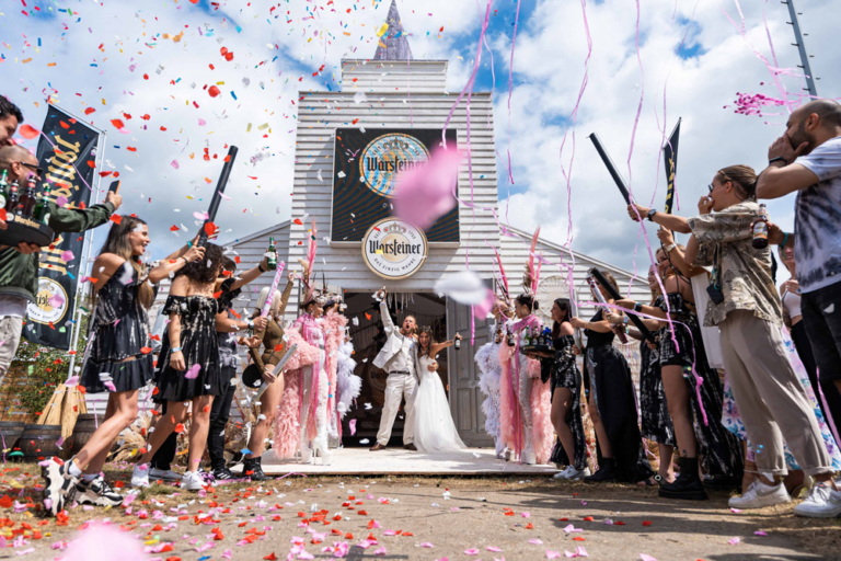 Jan und Sati heiraten Warsteiner feiert sechste FestivalHochzeit auf