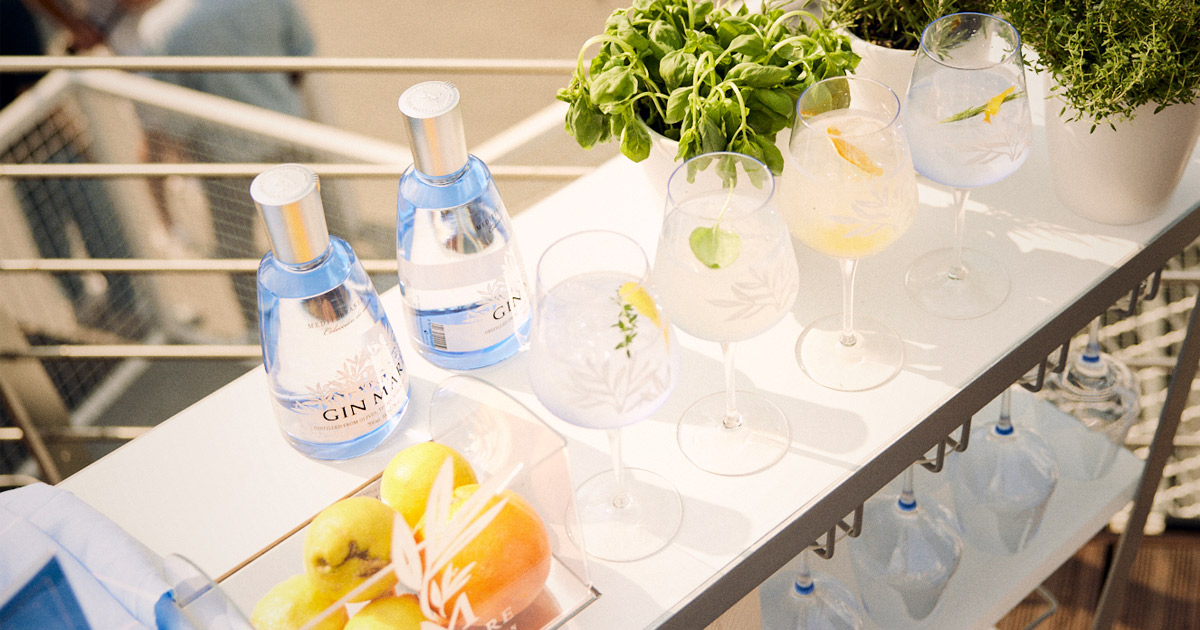 Drei Partys und eine Kampagne: Mit Gin Mare schlägt das mediterrane Lebensgefühl Wellen - about-drinks.com