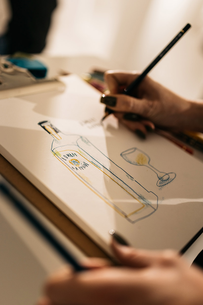 BOMBAY SAPPHIRE spendet 15.000 Euro an aufstrebende Künstlerinnen