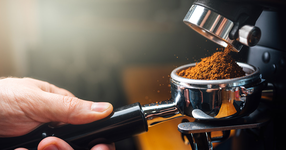 Kaffee Barista Siebträger Adobe Stock