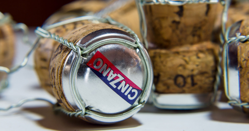 CINZANO Korken Adobe Stock