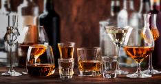 Spirituosen Auswahl Adobe Stock