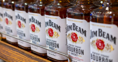 Jim Beam Flaschen Adobe Stock